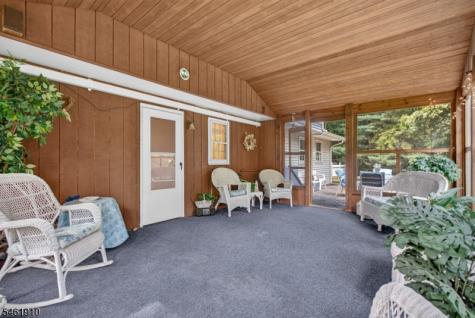 6 Redwood Drive Clinton NJ 08809