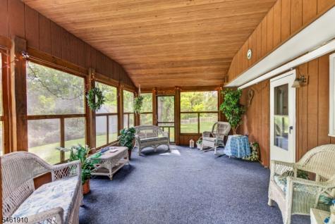 6 Redwood Drive Clinton NJ 08809