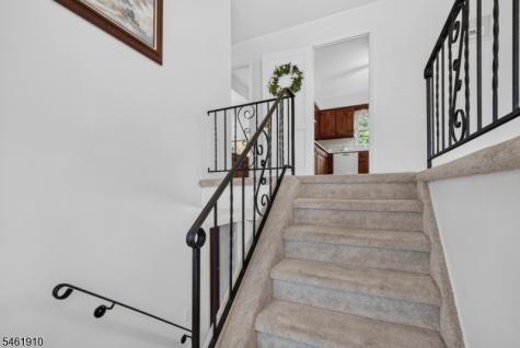 6 Redwood Drive Clinton NJ 08809