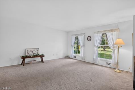 6 Redwood Drive Clinton NJ 08809