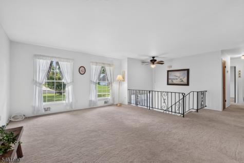 6 Redwood Drive Clinton NJ 08809