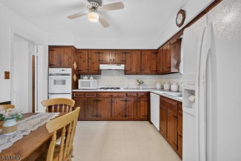 6 Redwood Drive Clinton NJ 08809