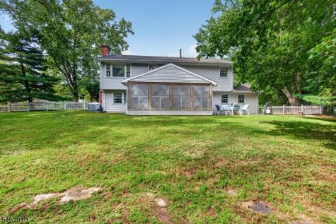 6 Redwood Drive Clinton NJ 08809