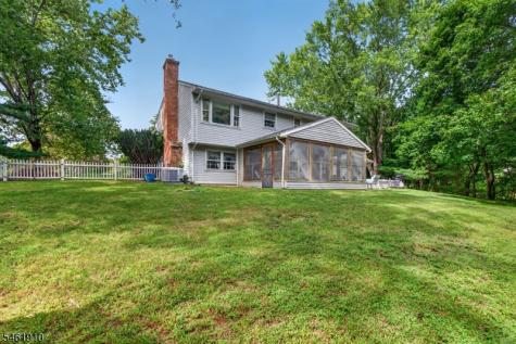 6 Redwood Drive Clinton NJ 08809