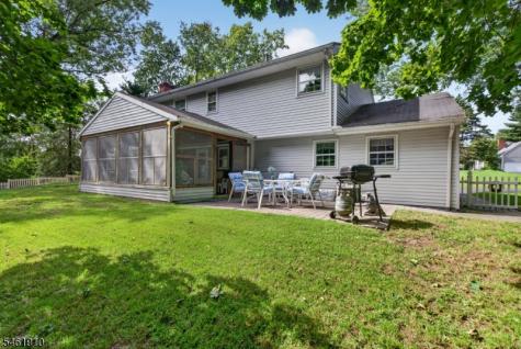6 Redwood Drive Clinton NJ 08809
