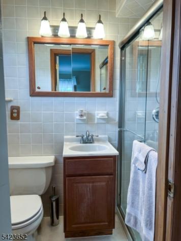 20 Stony Hill Court Butler NJ 07405