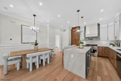 229 East Lane Clark NJ 07066
