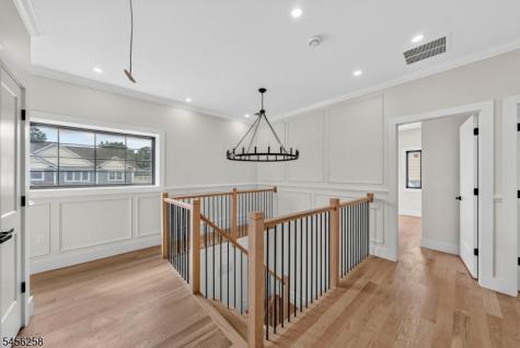 229 East Lane Clark NJ 07066
