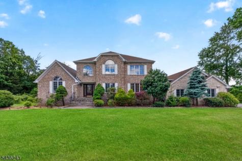 8 Van Duyne Court Montville NJ 07082