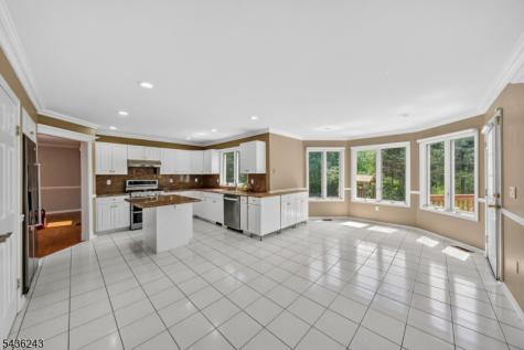 8 Van Duyne Court Montville NJ 07082