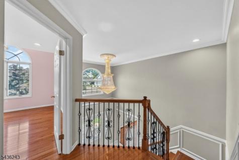 8 Van Duyne Court Montville NJ 07082