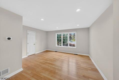 8 Van Duyne Court Montville NJ 07082