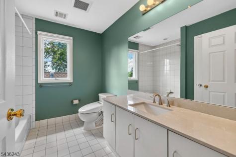8 Van Duyne Court Montville NJ 07082