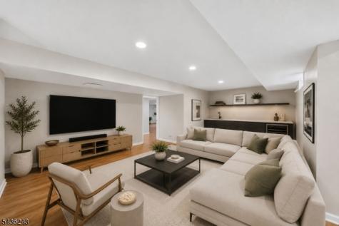 8 Van Duyne Court Montville NJ 07082