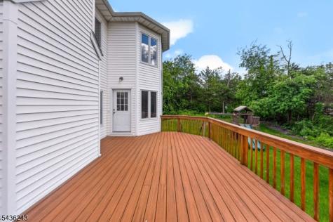 8 Van Duyne Court Montville NJ 07082