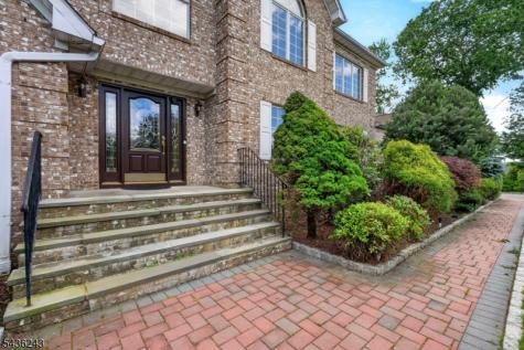 8 Van Duyne Court Montville NJ 07082