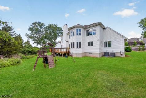 8 Van Duyne Court Montville NJ 07082