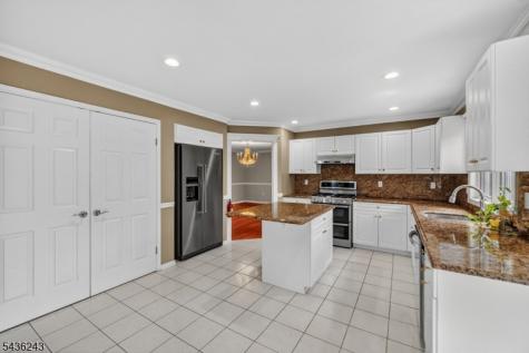 8 Van Duyne Court Montville NJ 07082