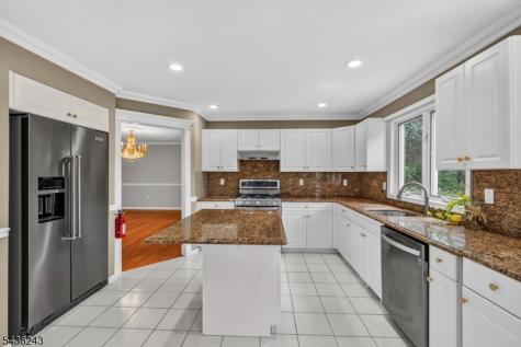 8 Van Duyne Court Montville NJ 07082