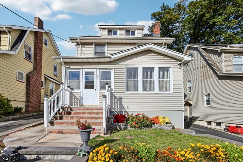 163 Maple Street West Orange NJ 07052