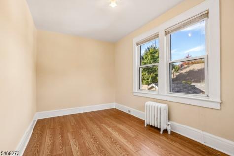 163 Maple Street West Orange NJ 07052