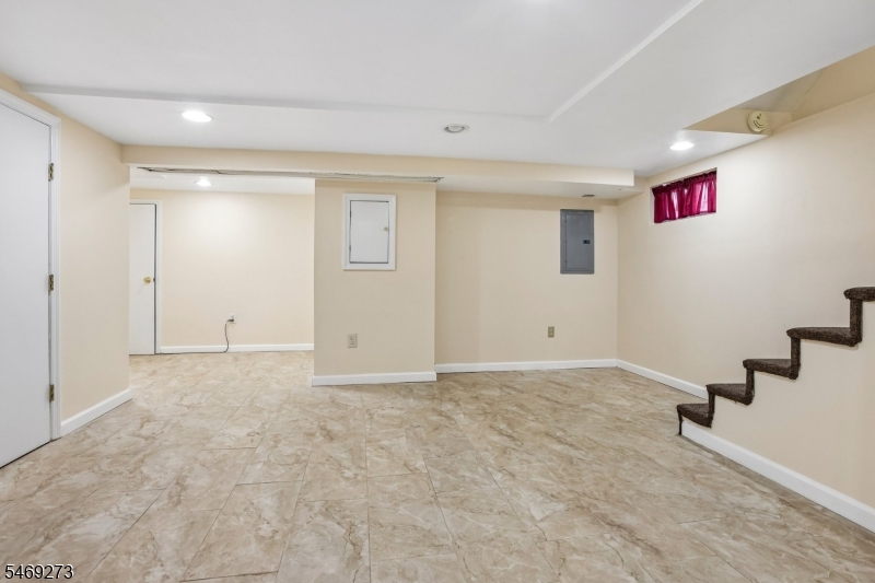 163 Maple Street West Orange NJ 07052