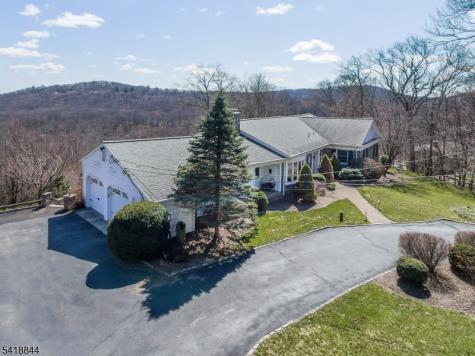 758 Ridge Road Terrace Kinnelon NJ 07405