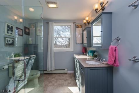 758 Ridge Road Terrace Kinnelon NJ 07405