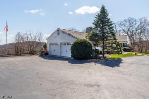 758 Ridge Road Terrace Kinnelon NJ 07405