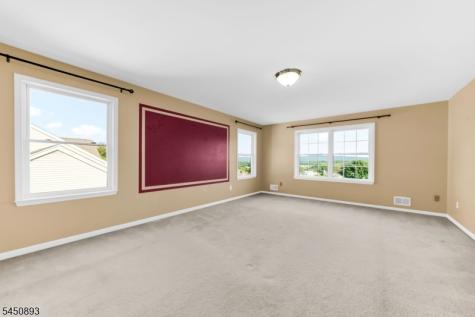 5 Pegasus Place Washington NJ 07840