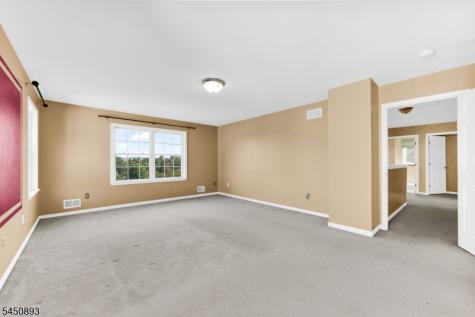5 Pegasus Place Washington NJ 07840