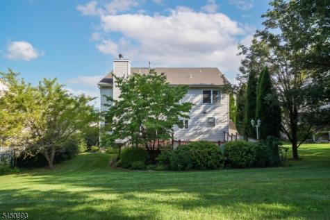 5 Pegasus Place Washington NJ 07840