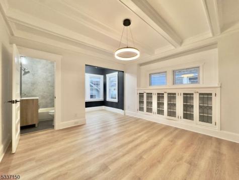 14 Roosevelt Avenue East Orange NJ 07017