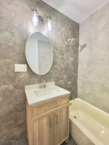 14 Roosevelt Avenue East Orange NJ 07017