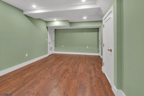 24 Overlook Terrace Maplewood NJ 07040