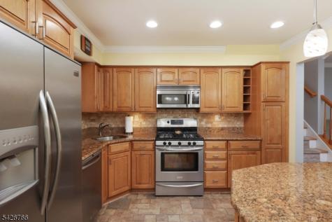 47 Epping Drive Kenilworth NJ 07033