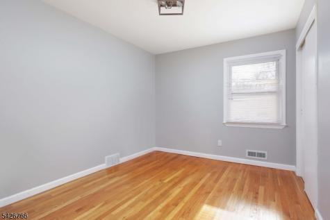 47 Epping Drive Kenilworth NJ 07033