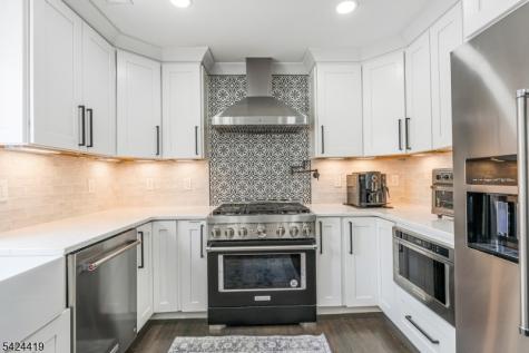 220 3RD Street Green Brook NJ 08812