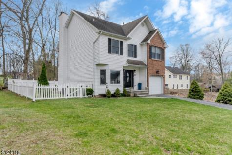 220 3RD Street Green Brook NJ 08812
