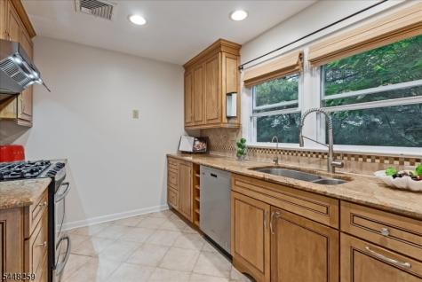 19 Sunrise Drive Morris Plains NJ 07950