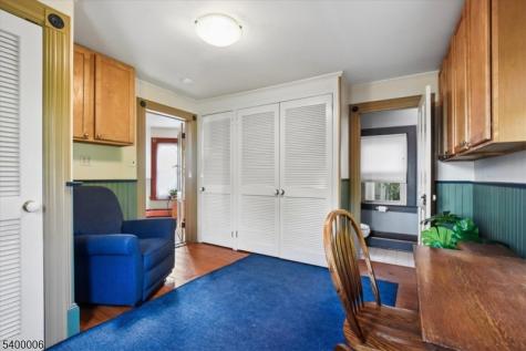 9 West Street Clinton NJ 08801