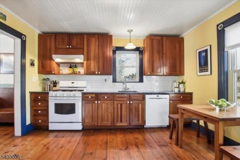 9 West Street Clinton NJ 08801