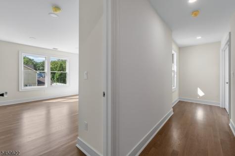21 Pomona Avenue Pequannock NJ 07444