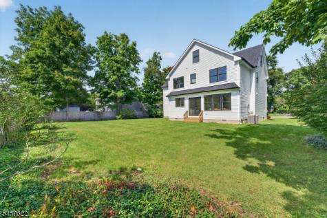 21 Pomona Avenue Pequannock NJ 07444
