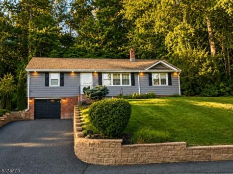 33 Avondale Road Denville NJ 07834