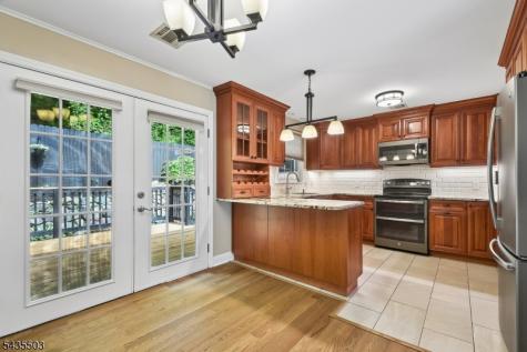 33 Avondale Road Denville NJ 07834