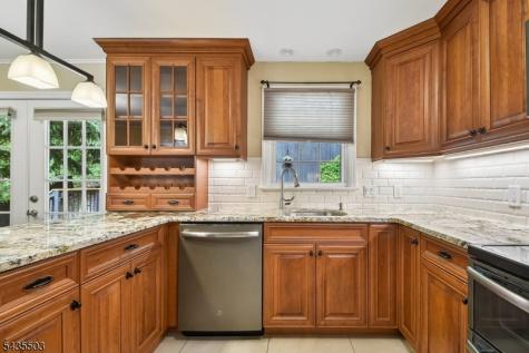 33 Avondale Road Denville NJ 07834