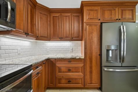 33 Avondale Road Denville NJ 07834