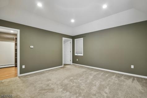 33 Avondale Road Denville NJ 07834