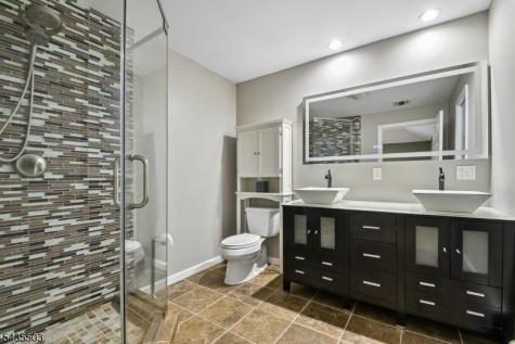 33 Avondale Road Denville NJ 07834